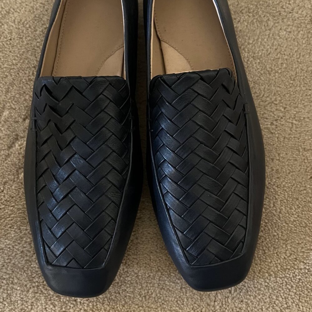 NEW Banana Republic loafer (size 8)
